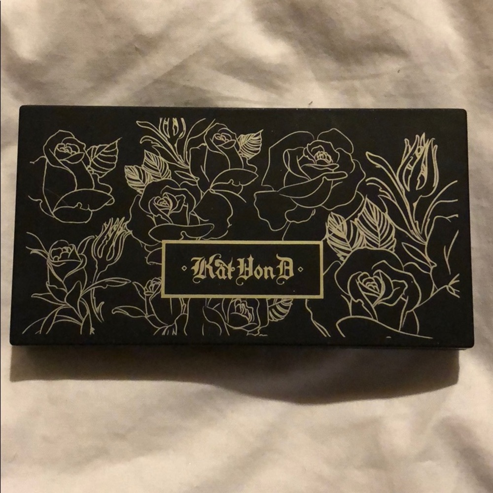 Kat Von D True Romance Eyeshadow Palette VINTAGE